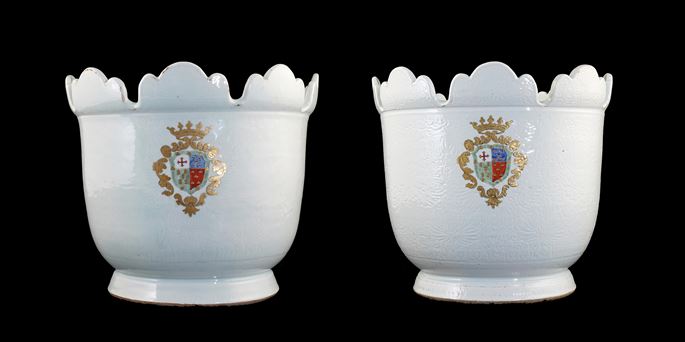 Pair of large Chinese armorial porcelain monteiths with the arms of  Pinto Pereira | MasterArt